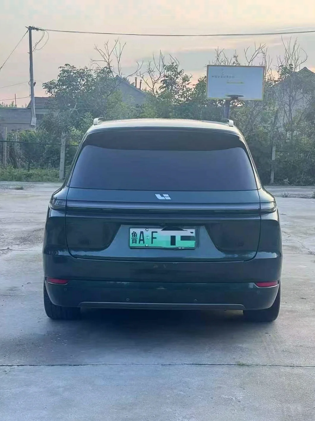 理想L9 后面外观二