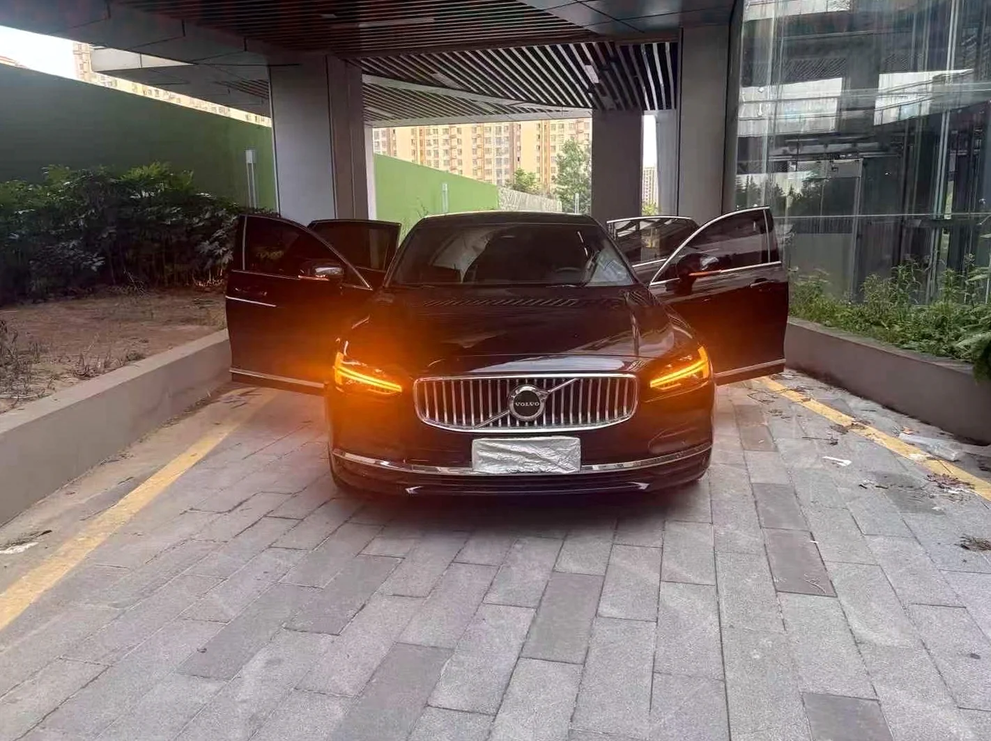 24款沃尔沃S90 2.0T轻混