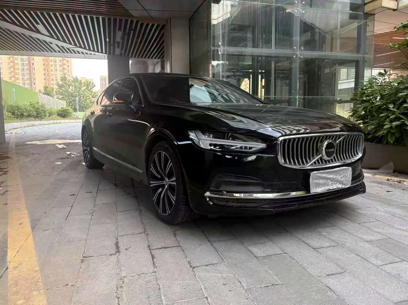沃尔沃S90 正面外观三