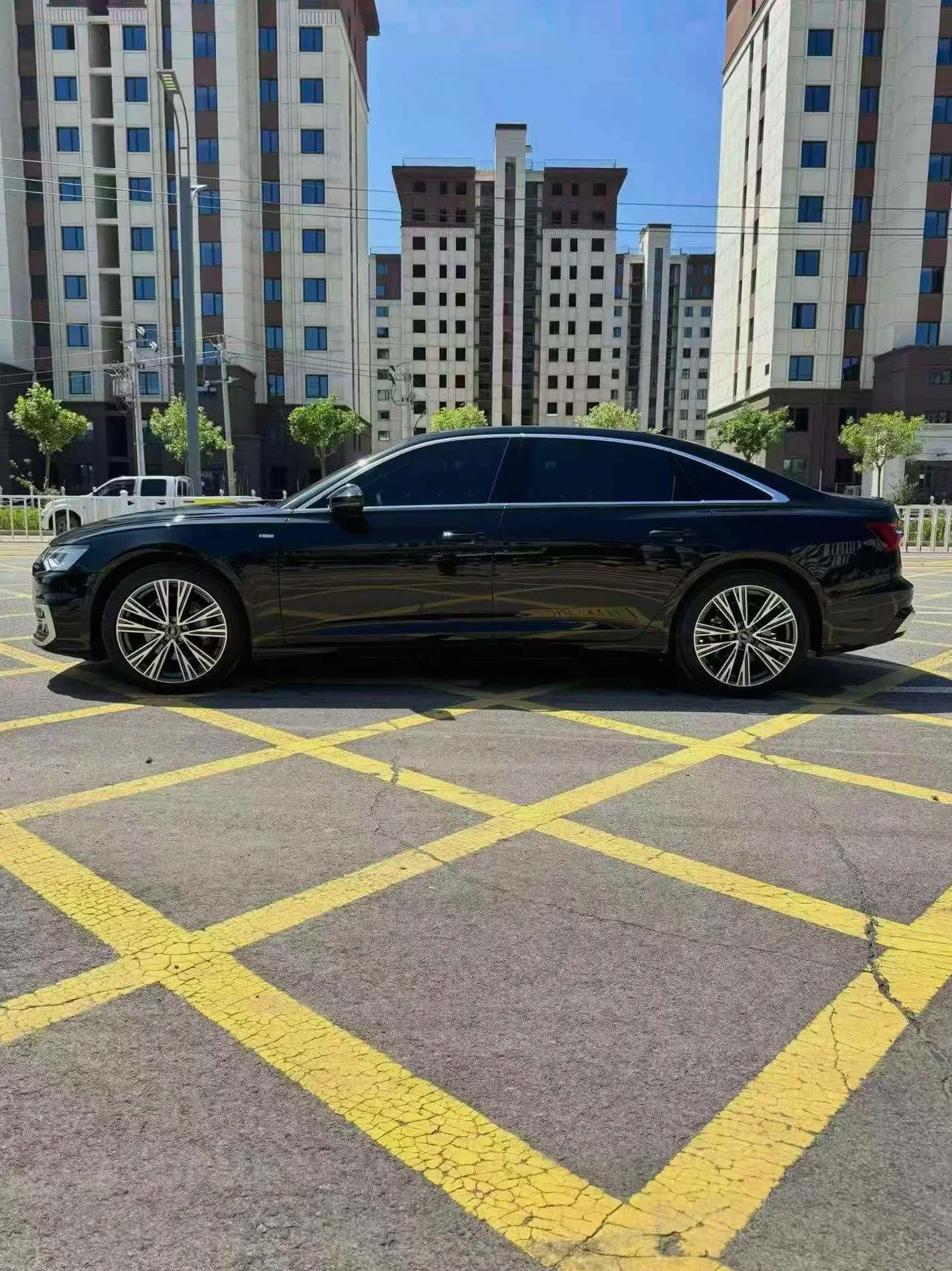 奥迪A6L 正面外观三