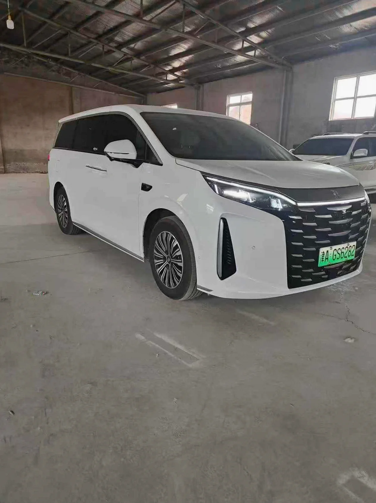 比亚迪夏 正面外观三