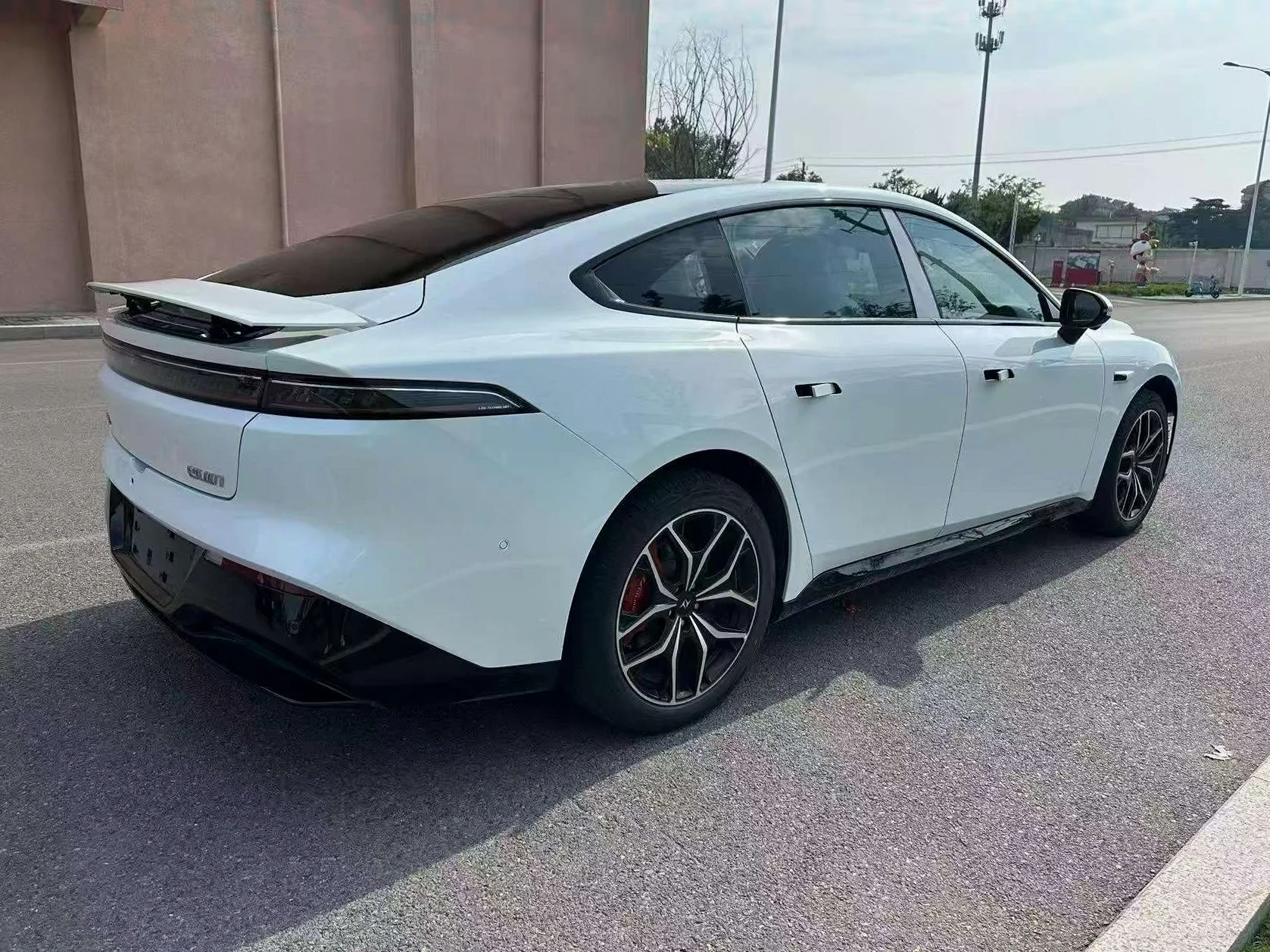 东风奕派 后面外观三