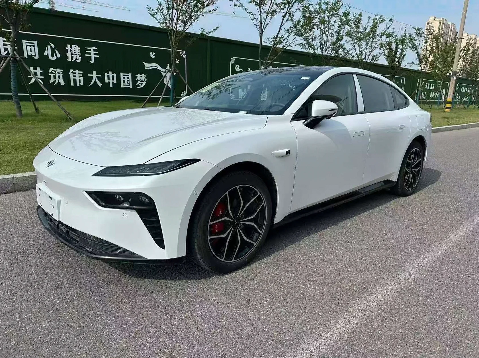 东风奕派 正面外观三
