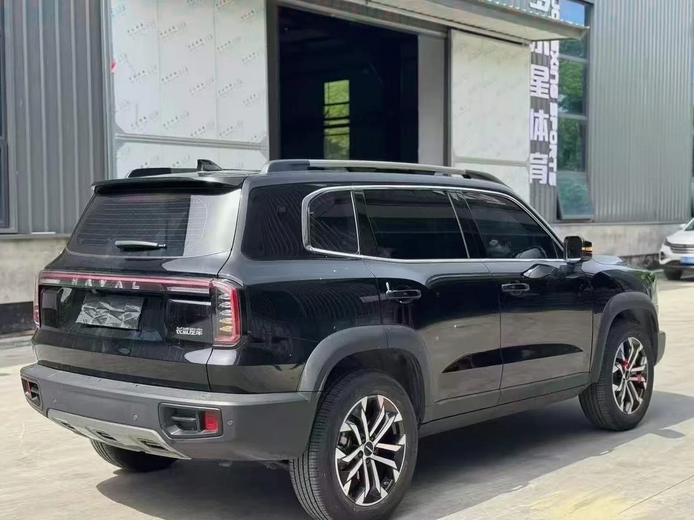 哈弗大狗 后面外观三