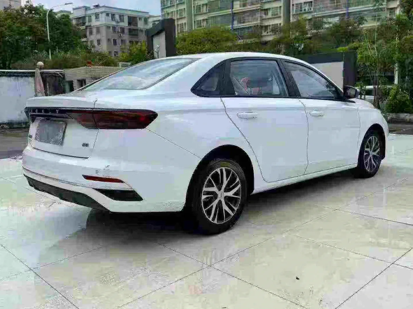 吉利帝豪 内饰后排