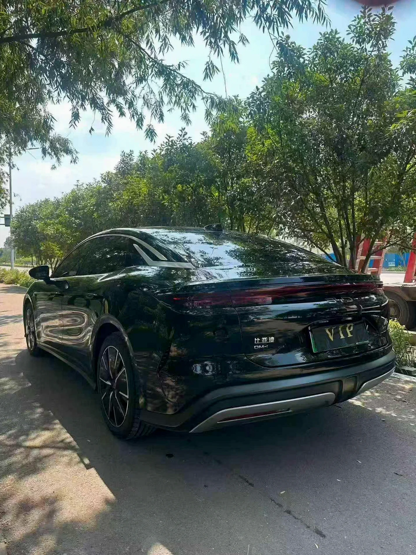 比亚迪汉 后面外观三