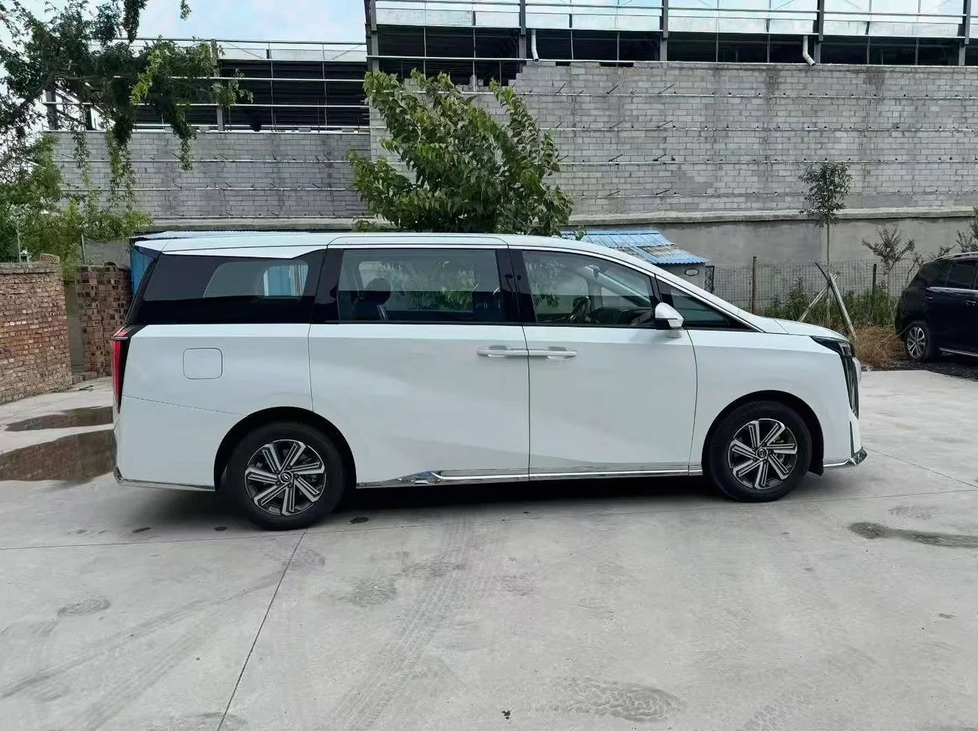 传祺M8 后面外观三