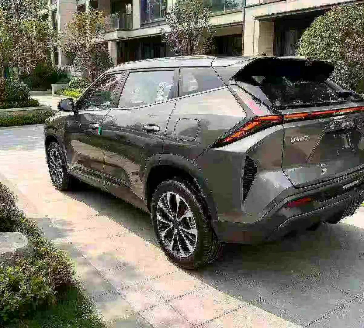 吉利博越 后面外观三