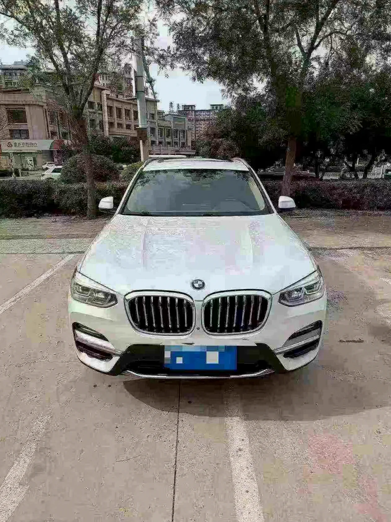 宝马X3 正面外观二