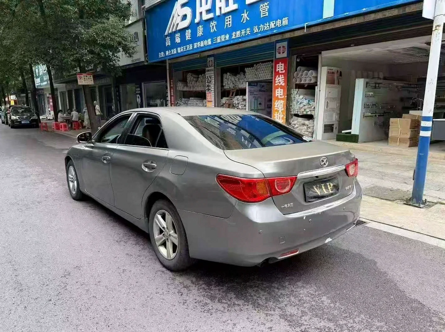 丰田锐志 后面外观二