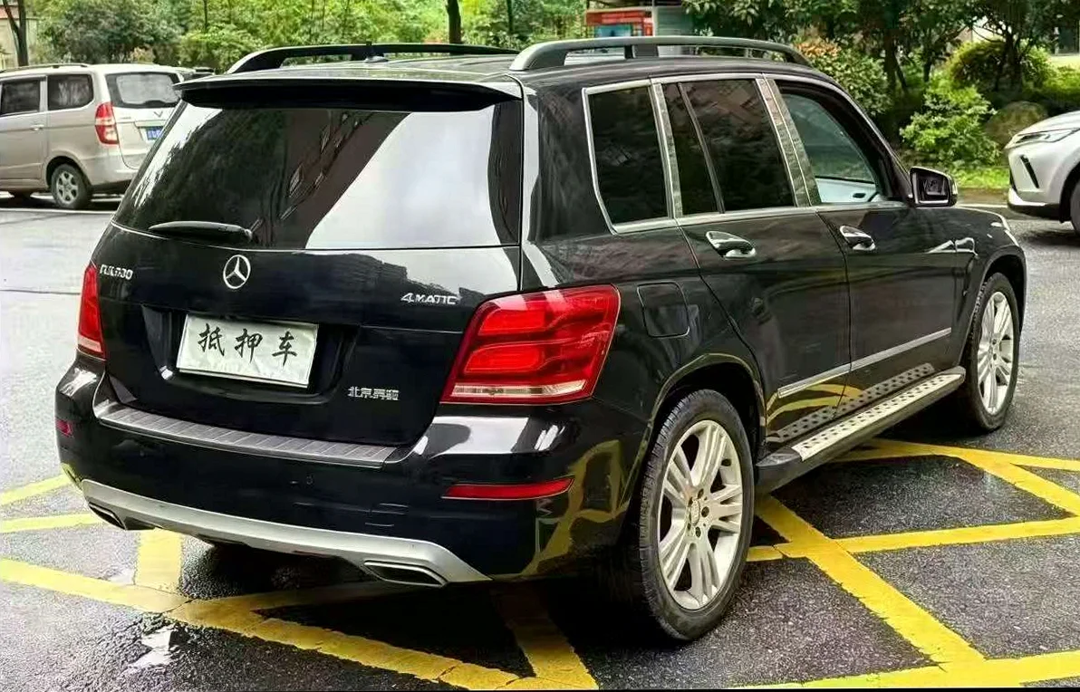 奔驰GLK 后面外观一