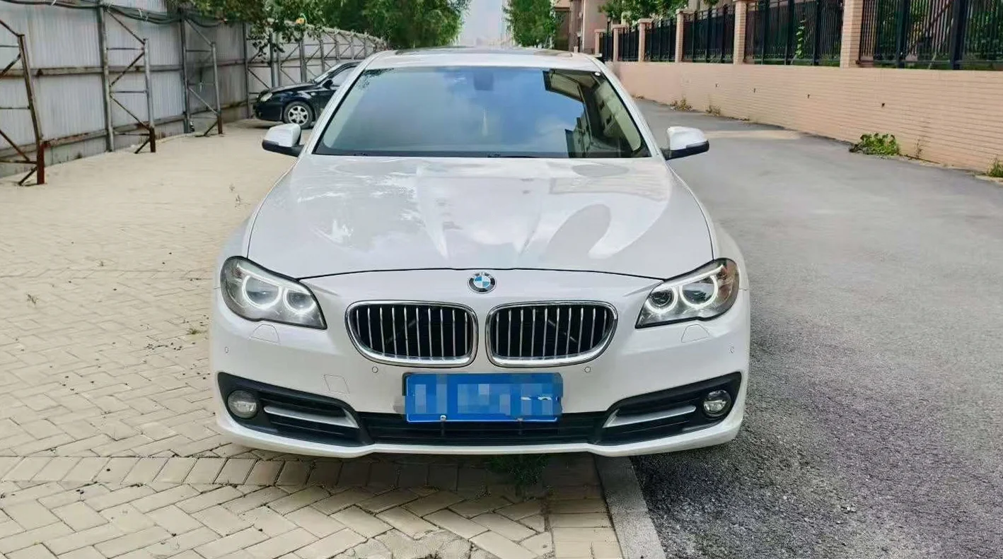15年宝马520 白色