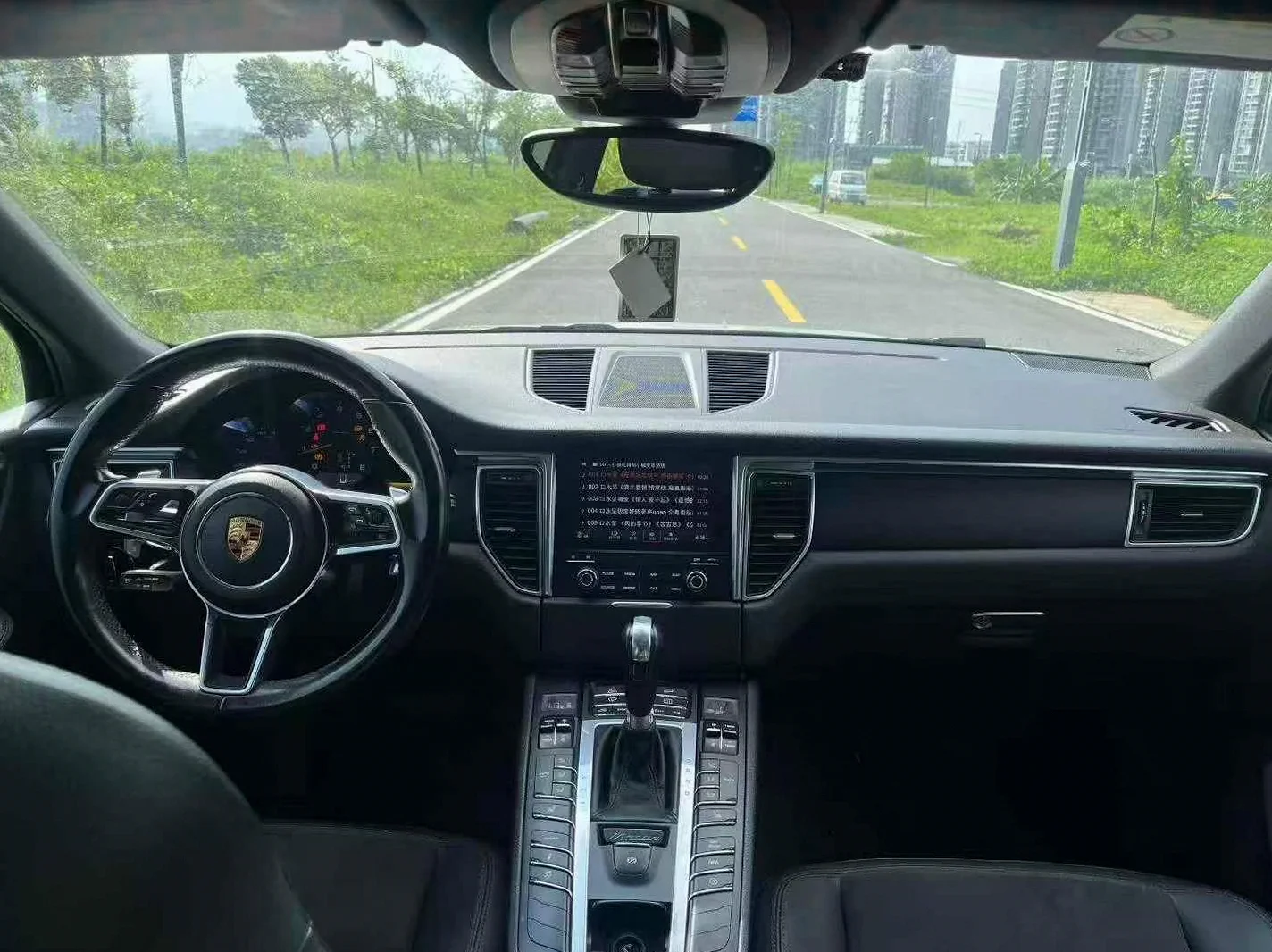 保时捷Macan 后面外观二