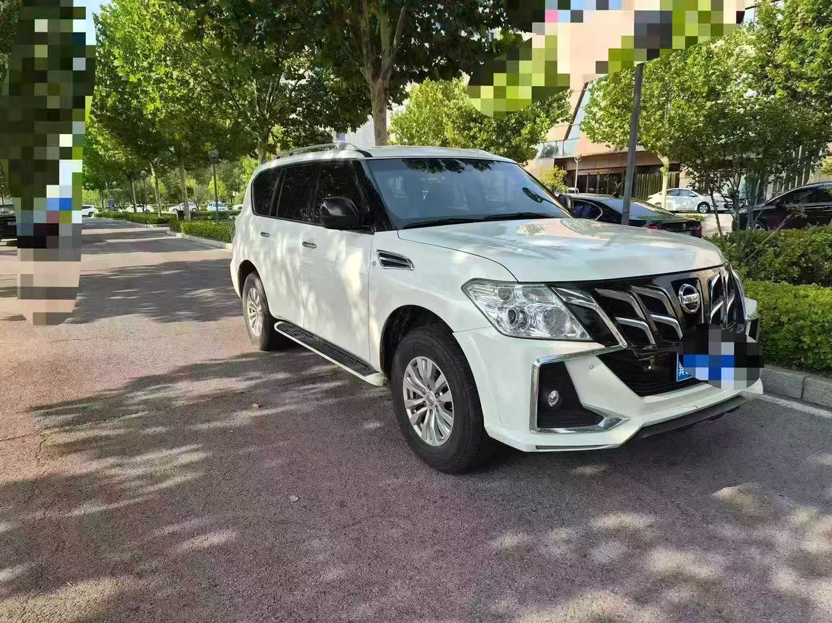 日产途乐 正面外观二