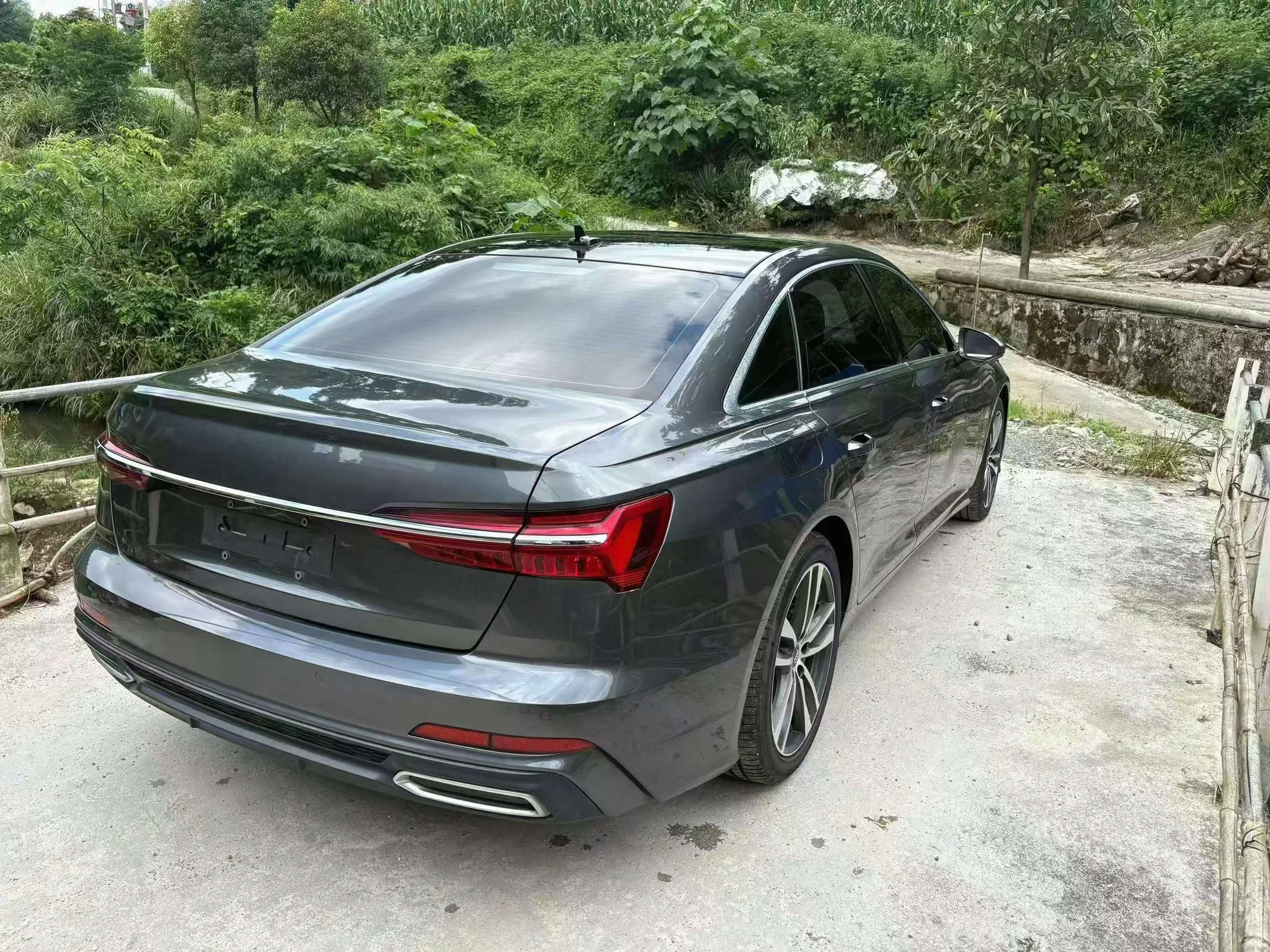 奥迪A6L 内饰前排