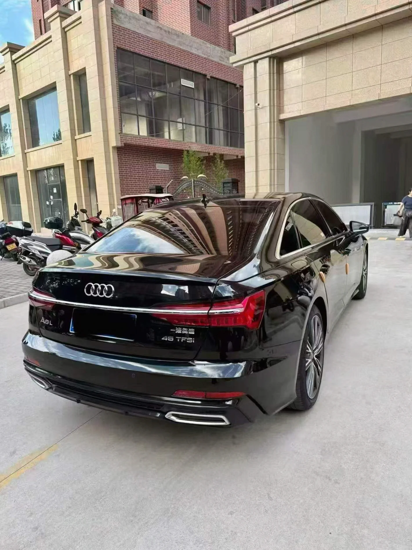 奥迪A6L 内饰前排