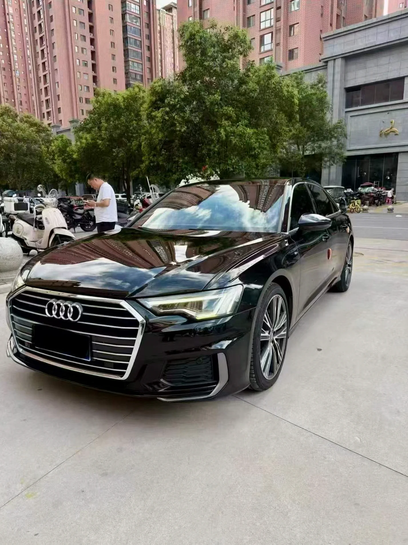 奥迪A6L 正面外观二