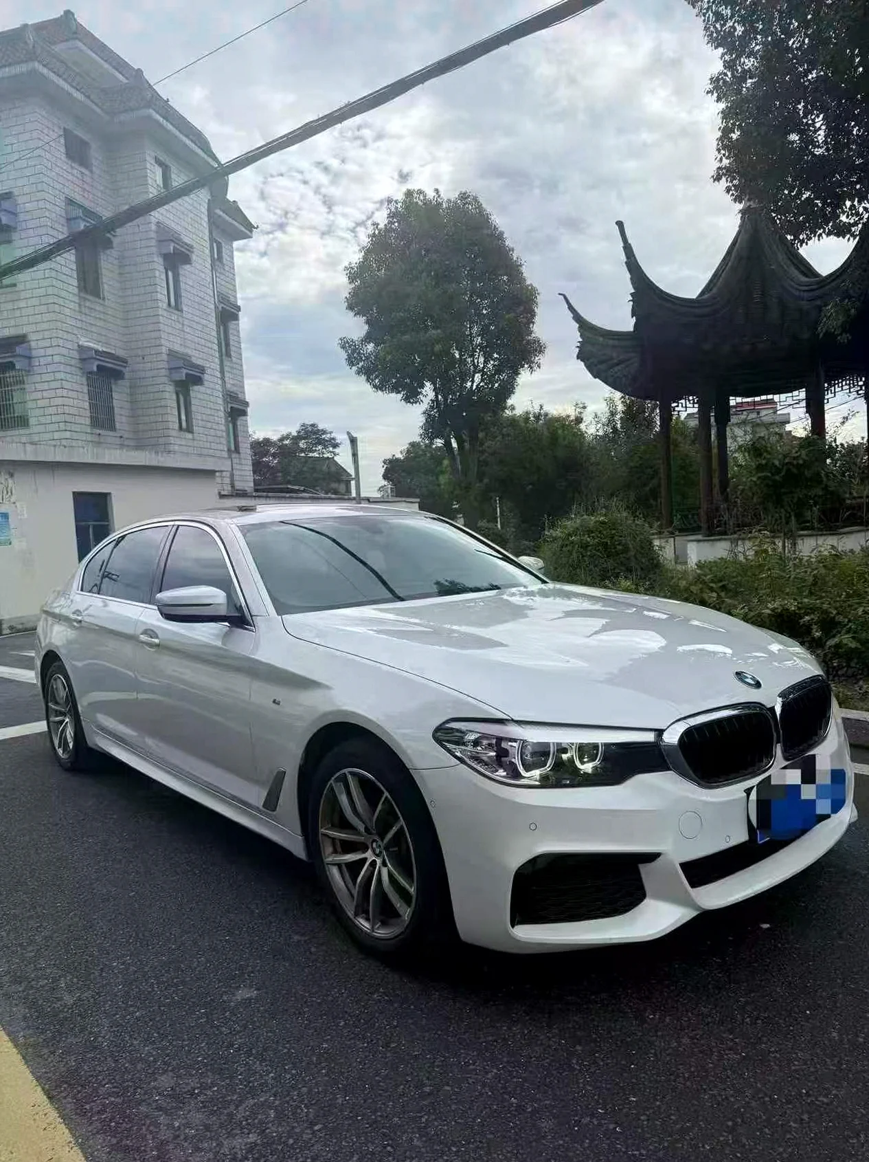 宝马5系 正面外观三