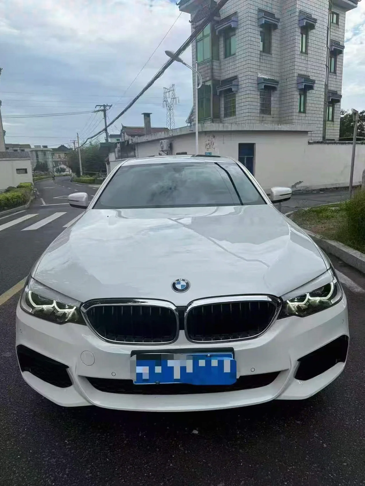 宝马5系 正面外观二