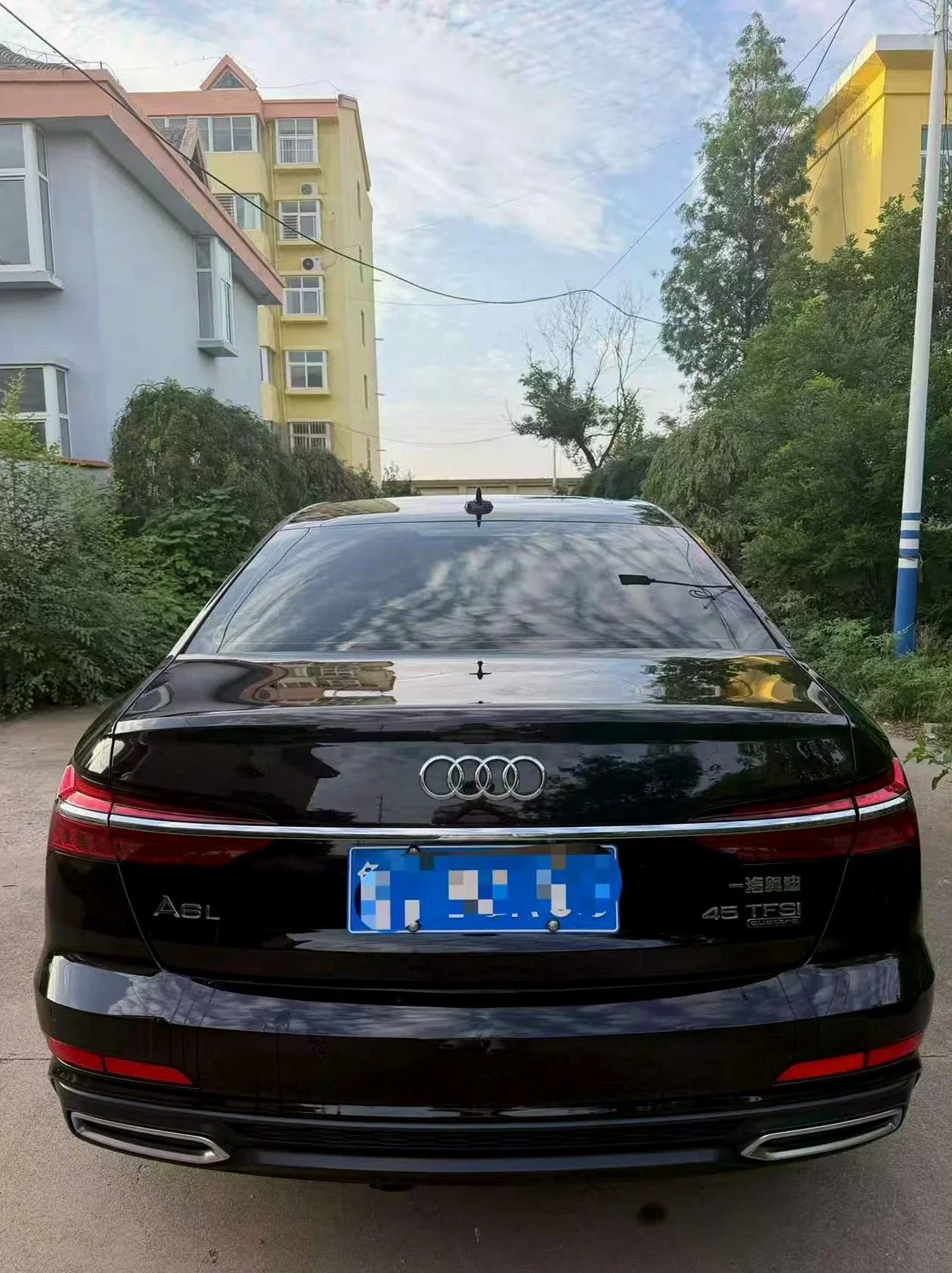 奥迪A6L 后面外观三
