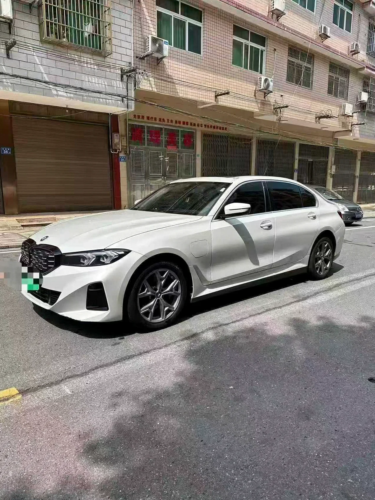 宝马3系 正面外观三