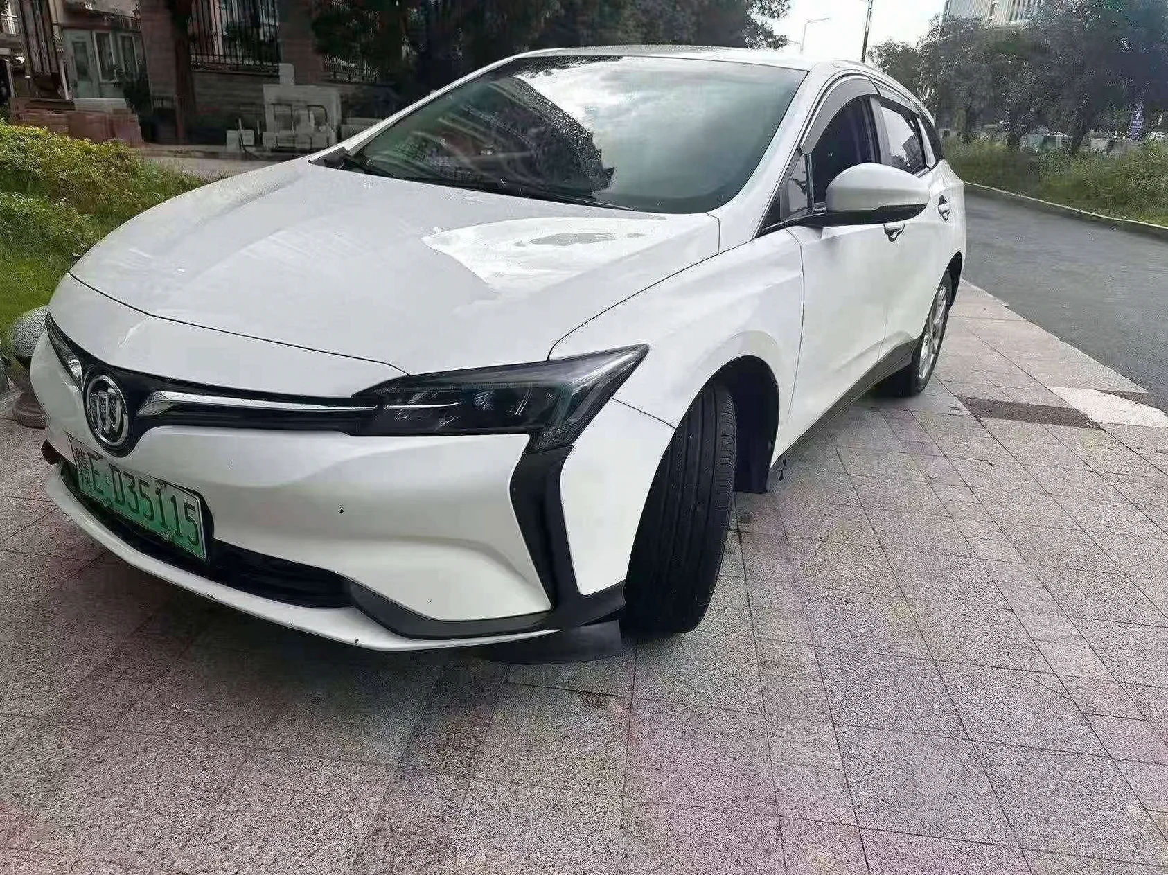 别克微蓝 正面外观三