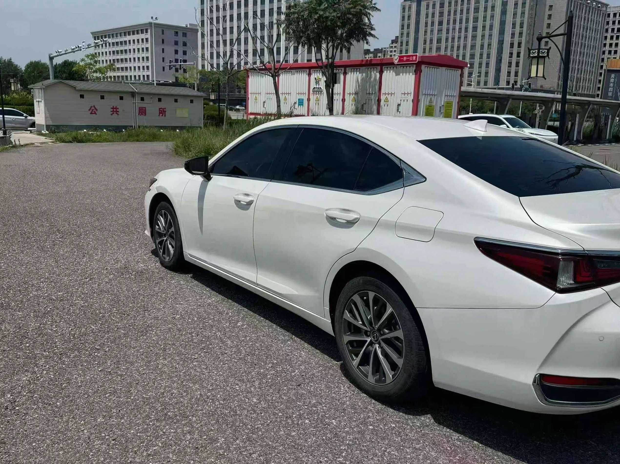 雷克萨斯ES 后面外观二