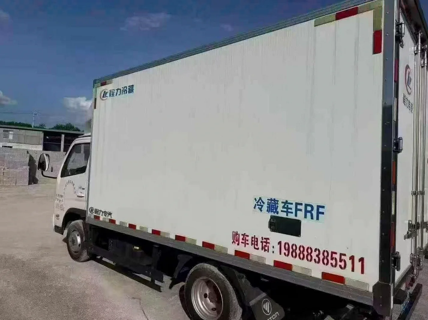 福田奥铃 后面外观一