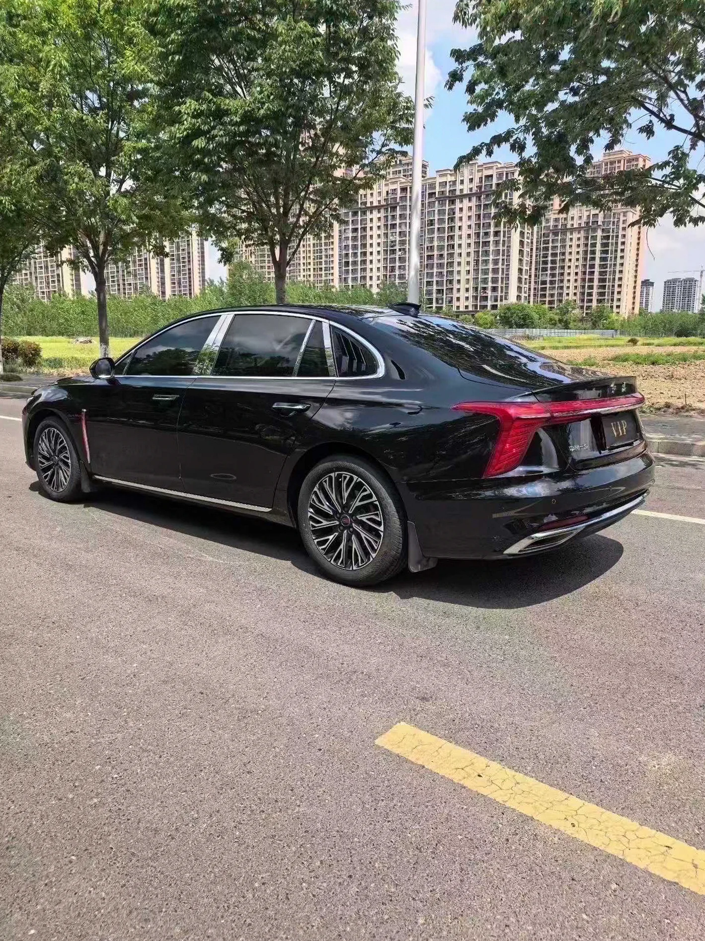 红旗H5 后面外观二