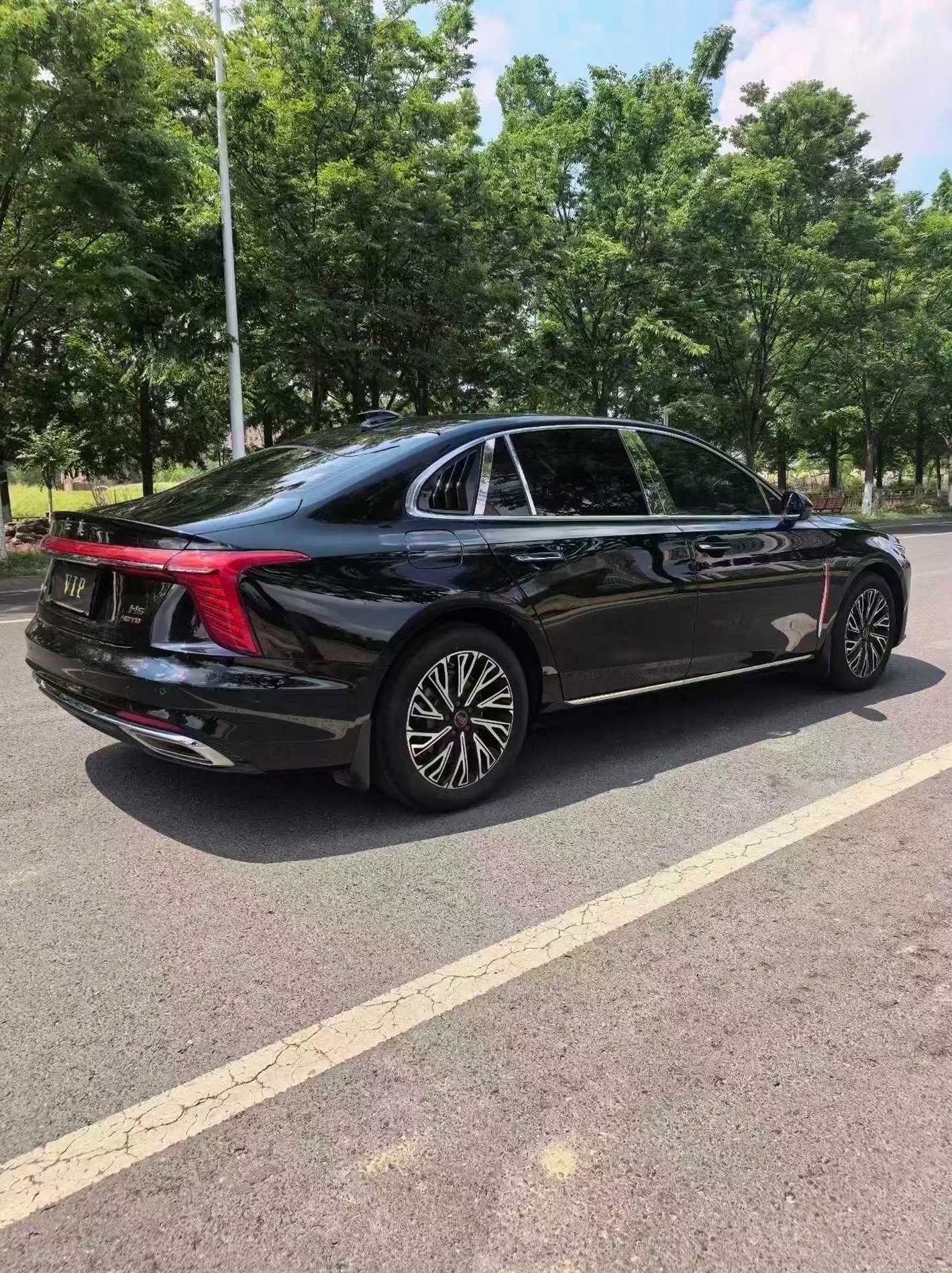 红旗H5 后面外观三
