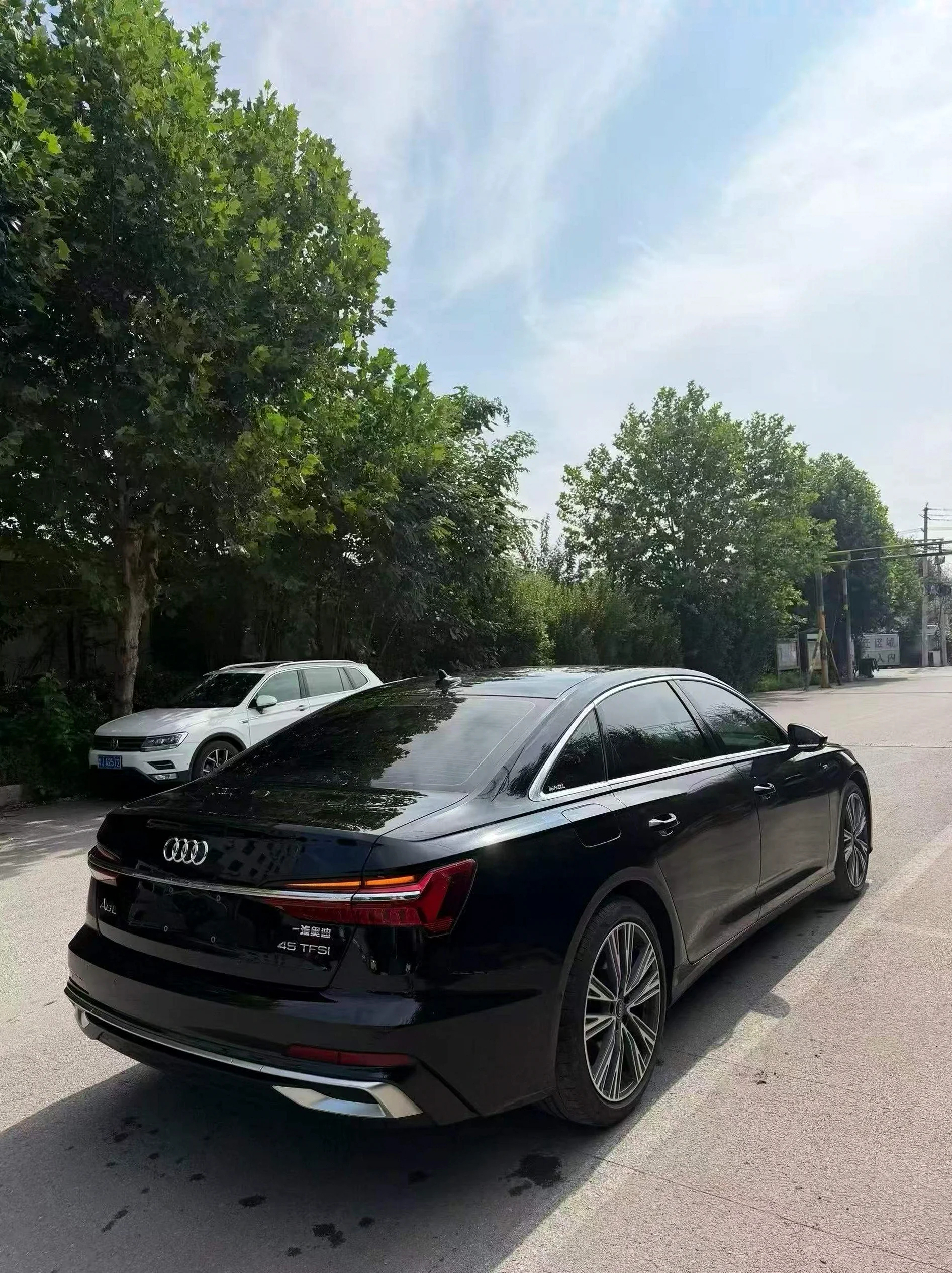 奥迪A6L 后面外观一