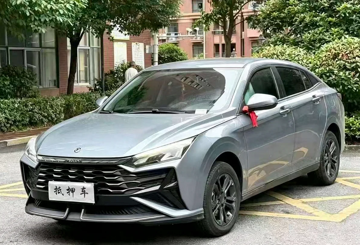东风奕炫 正面外观三