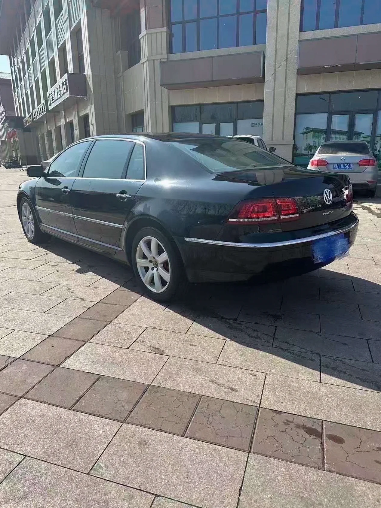 大众辉腾 后面外观二