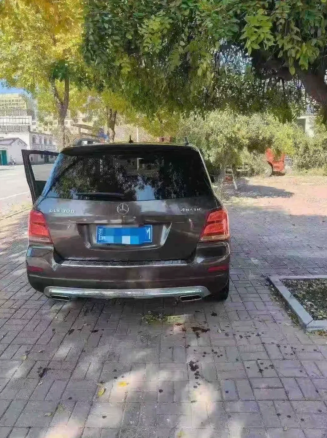 奔驰GLK 正面外观二