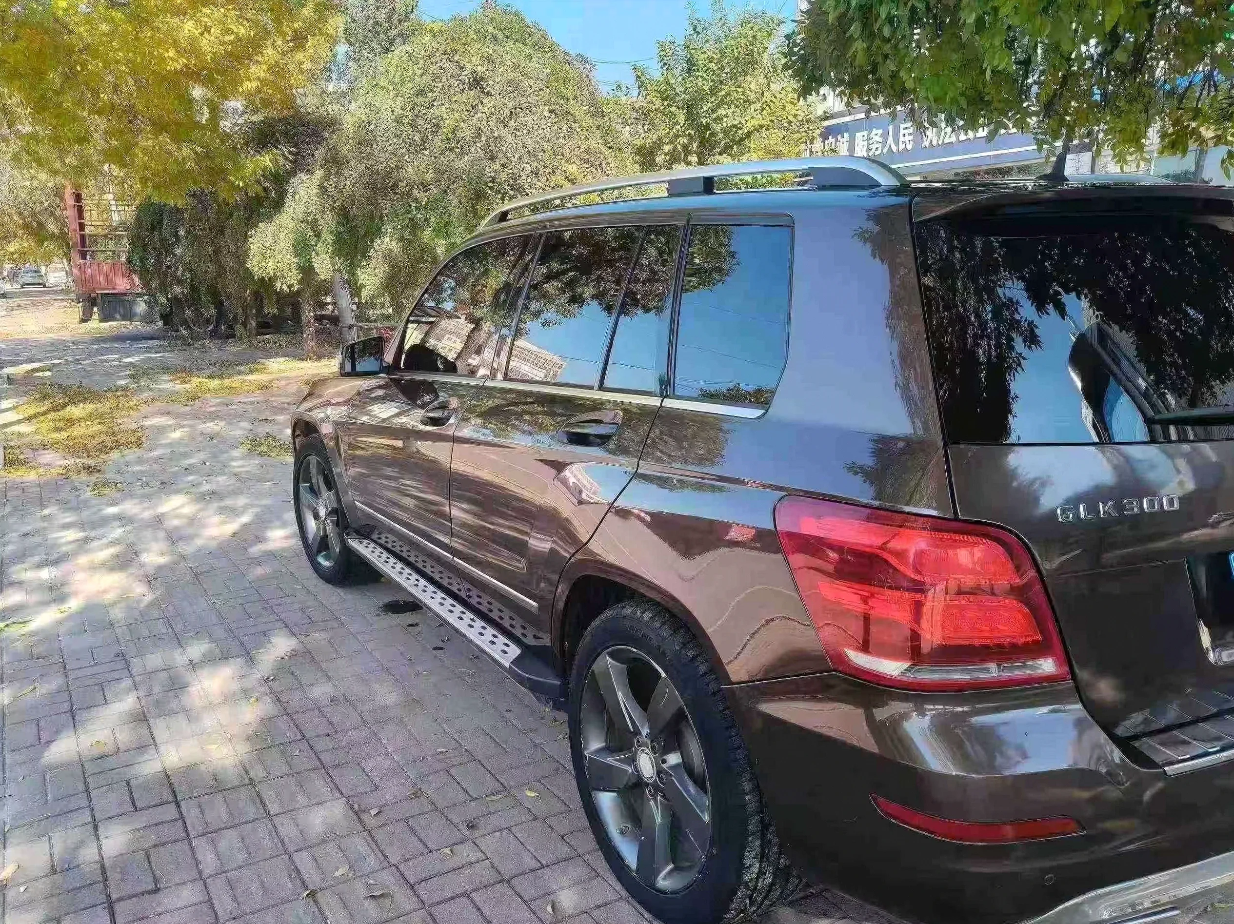 奔驰GLK 正面外观三