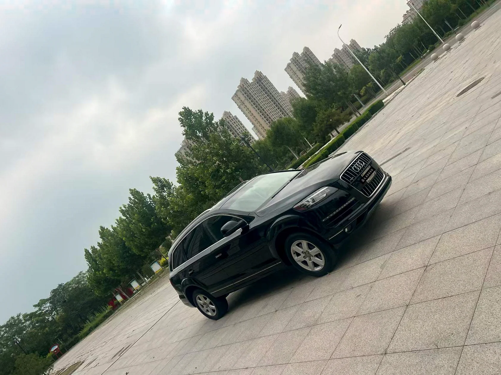 奥迪Q7 正面外观二