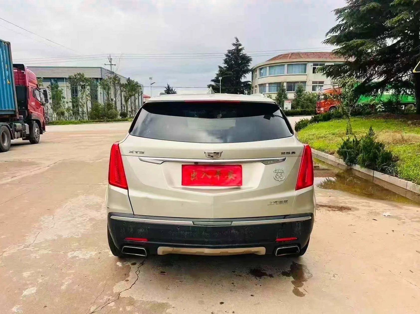 凯迪拉克XT5 后面外观二