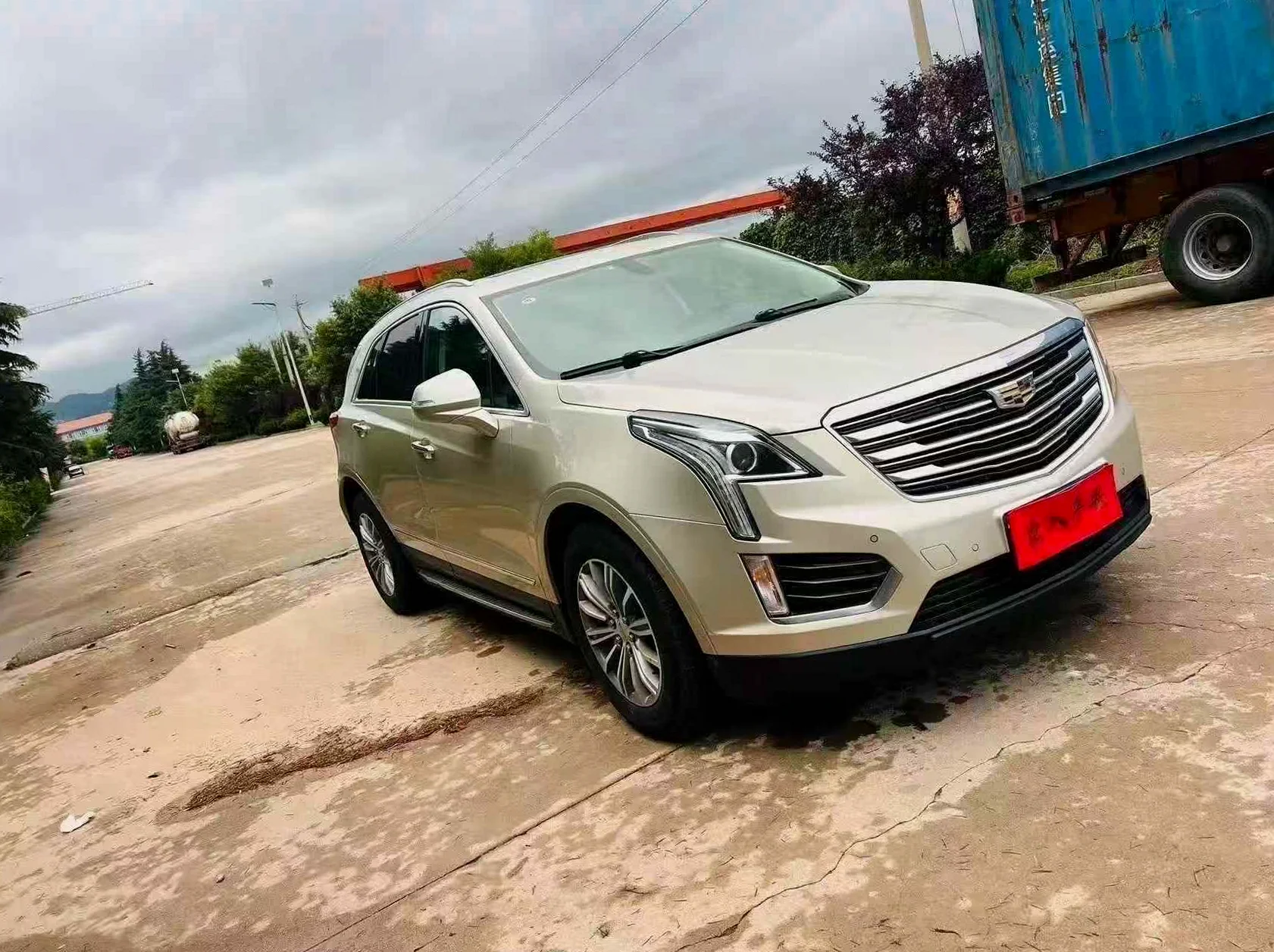 凯迪拉克XT5 正面外观二