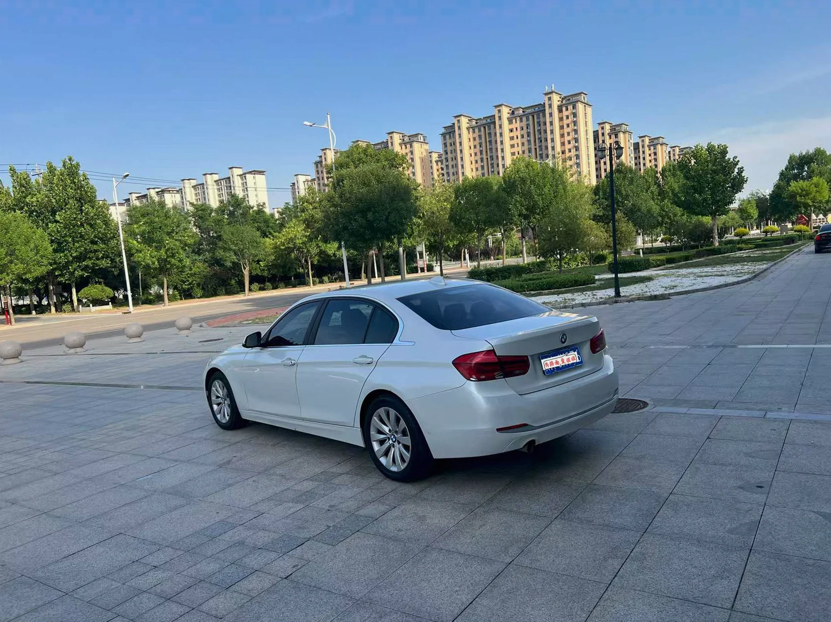 宝马3系 后面外观二