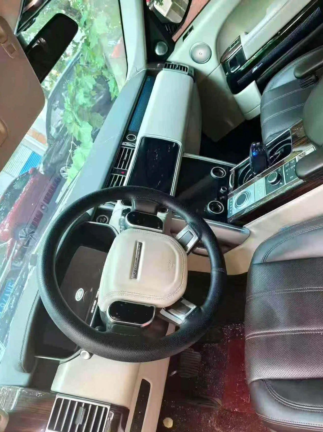 路虎揽胜 正面外观三