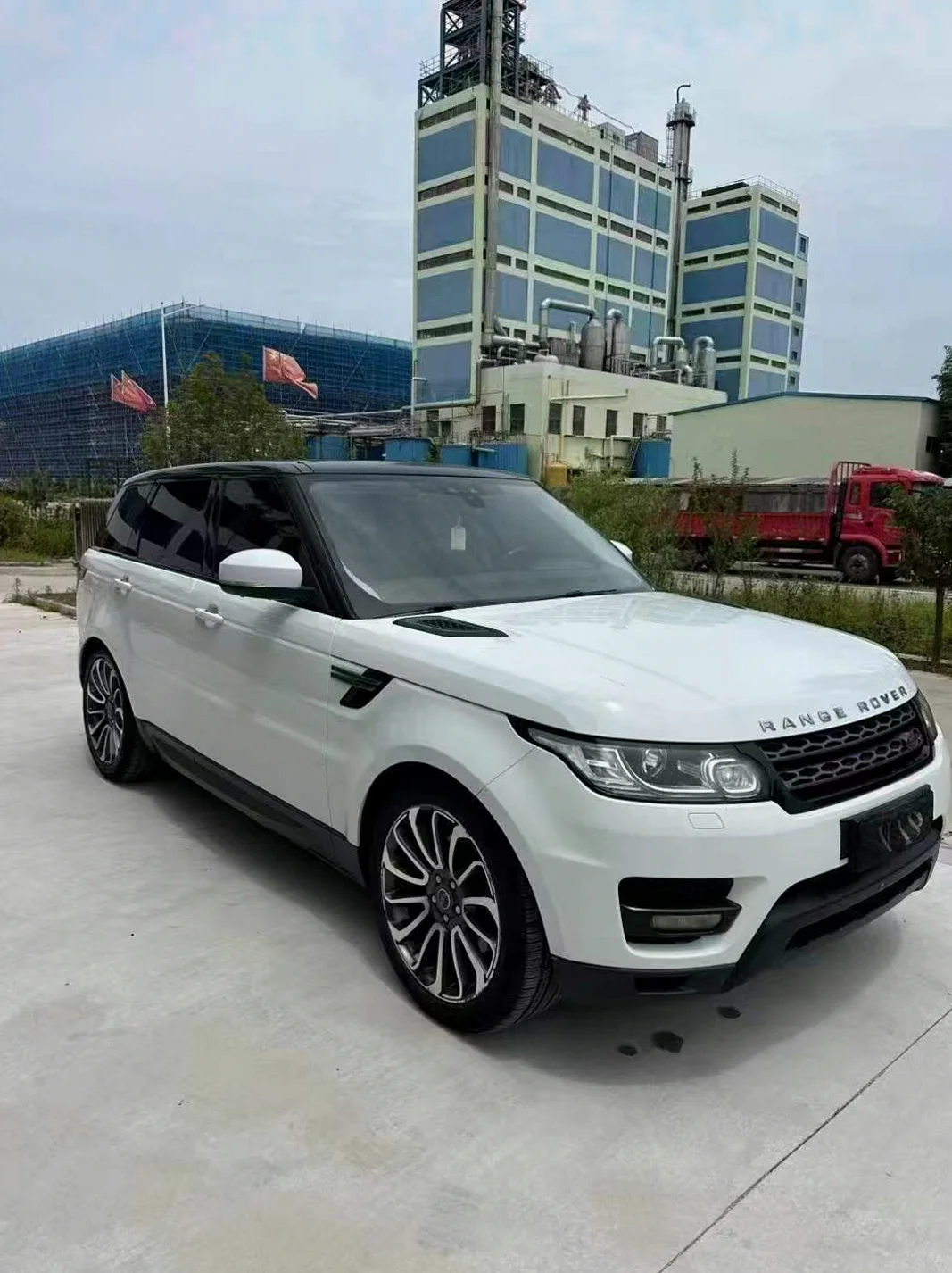路虎揽胜运动 正面外观三