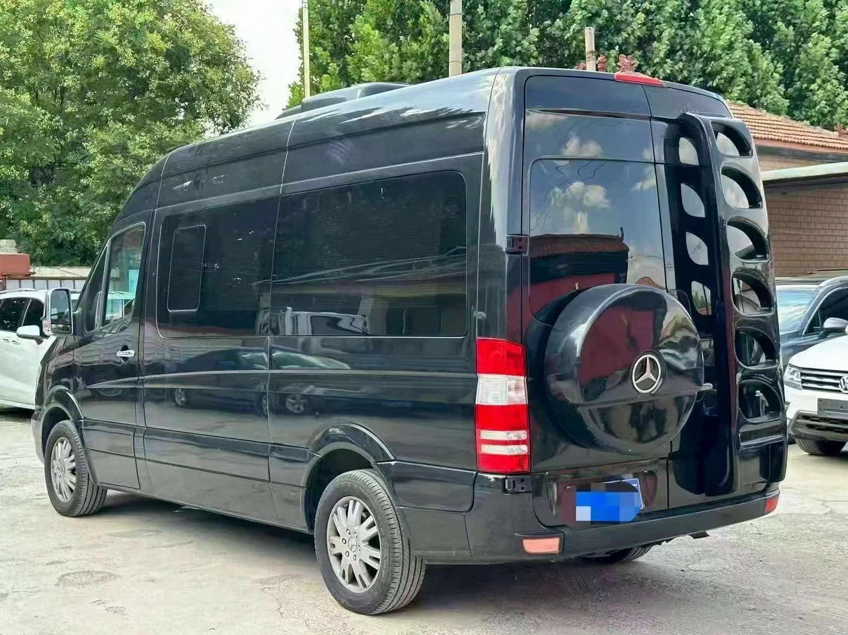 奔驰Sprinter 后面外观一