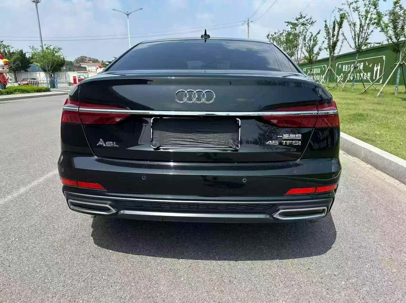 奥迪A6L 后面外观一