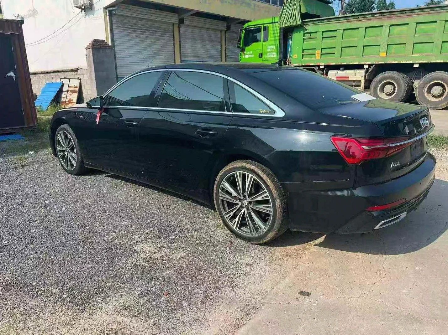 奥迪A6L 后面外观三