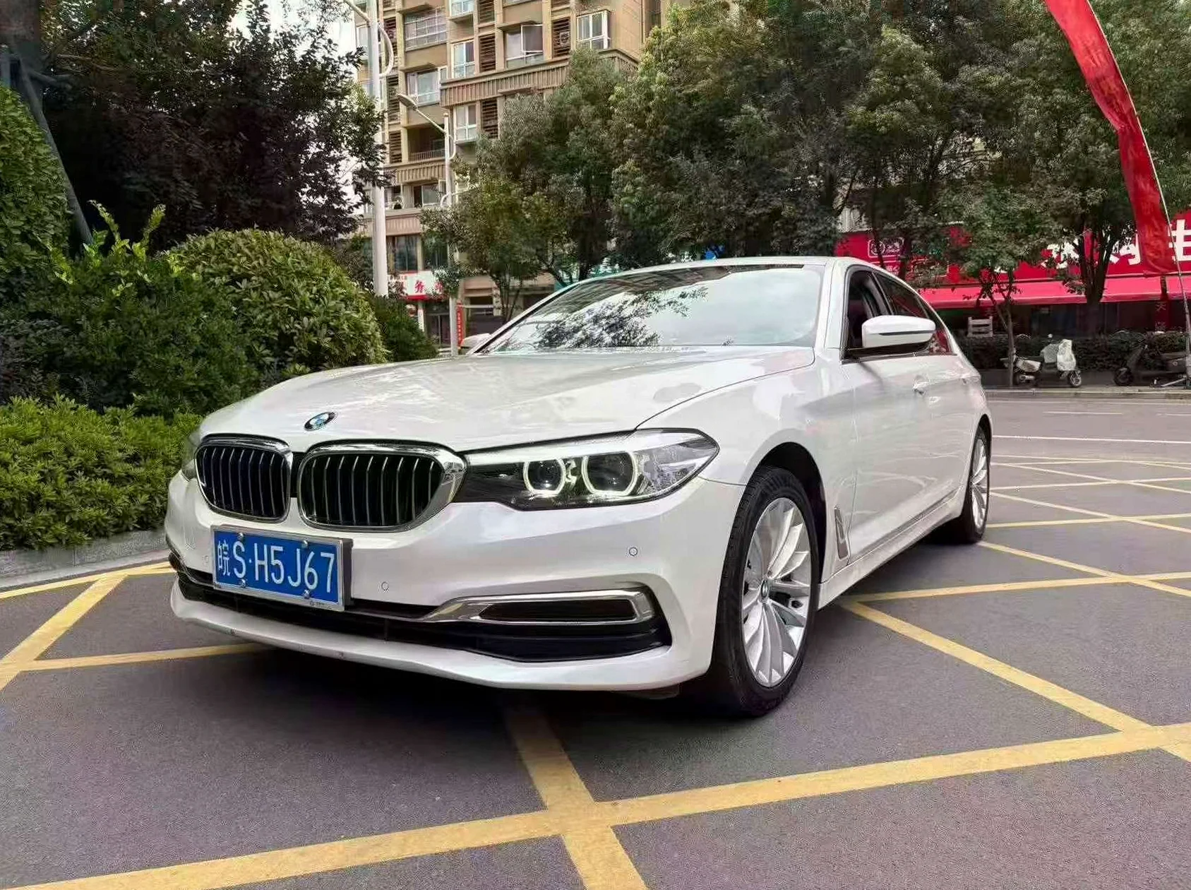 宝马5系 正面外观三