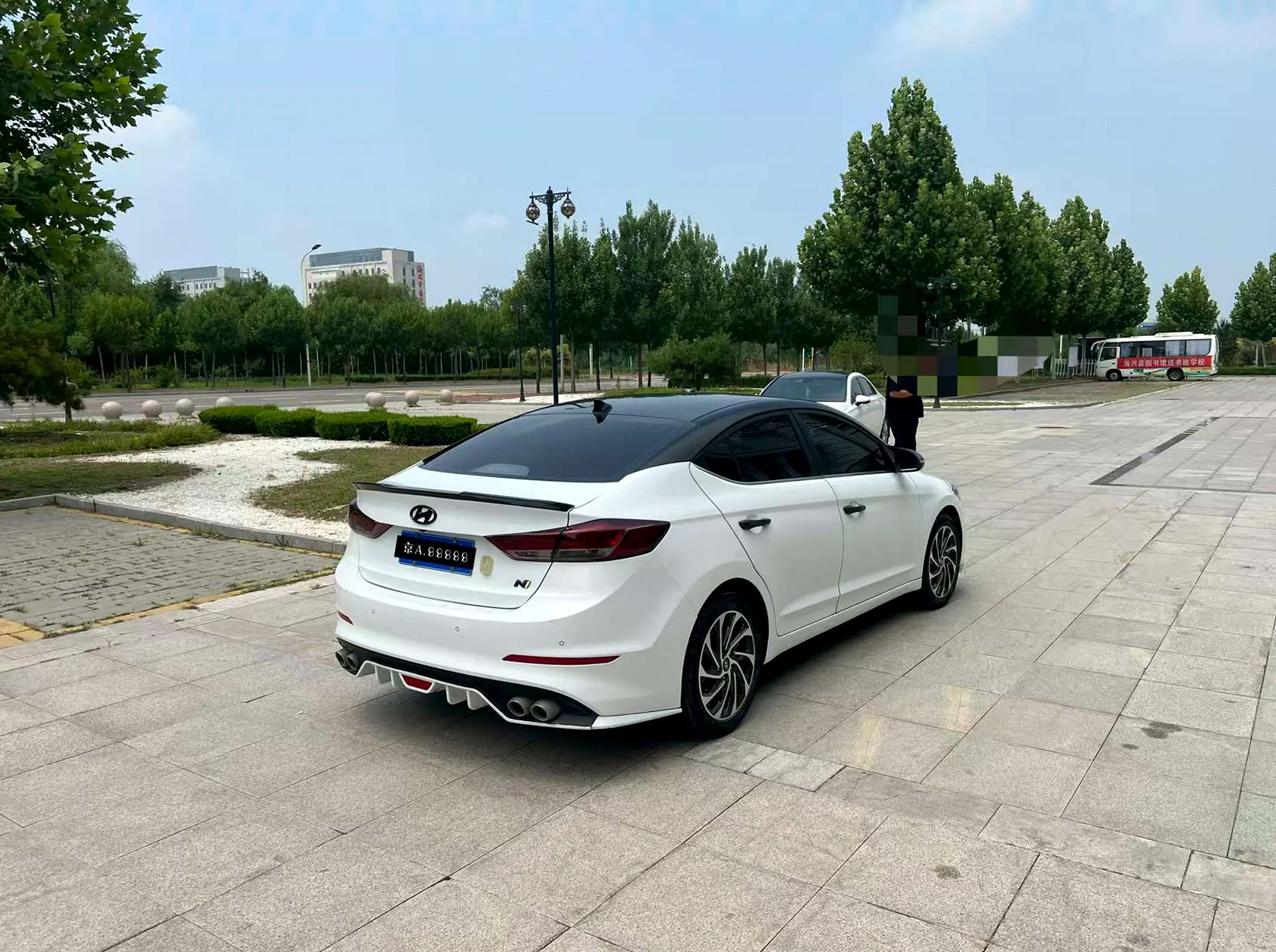 现代领动 后面外观二