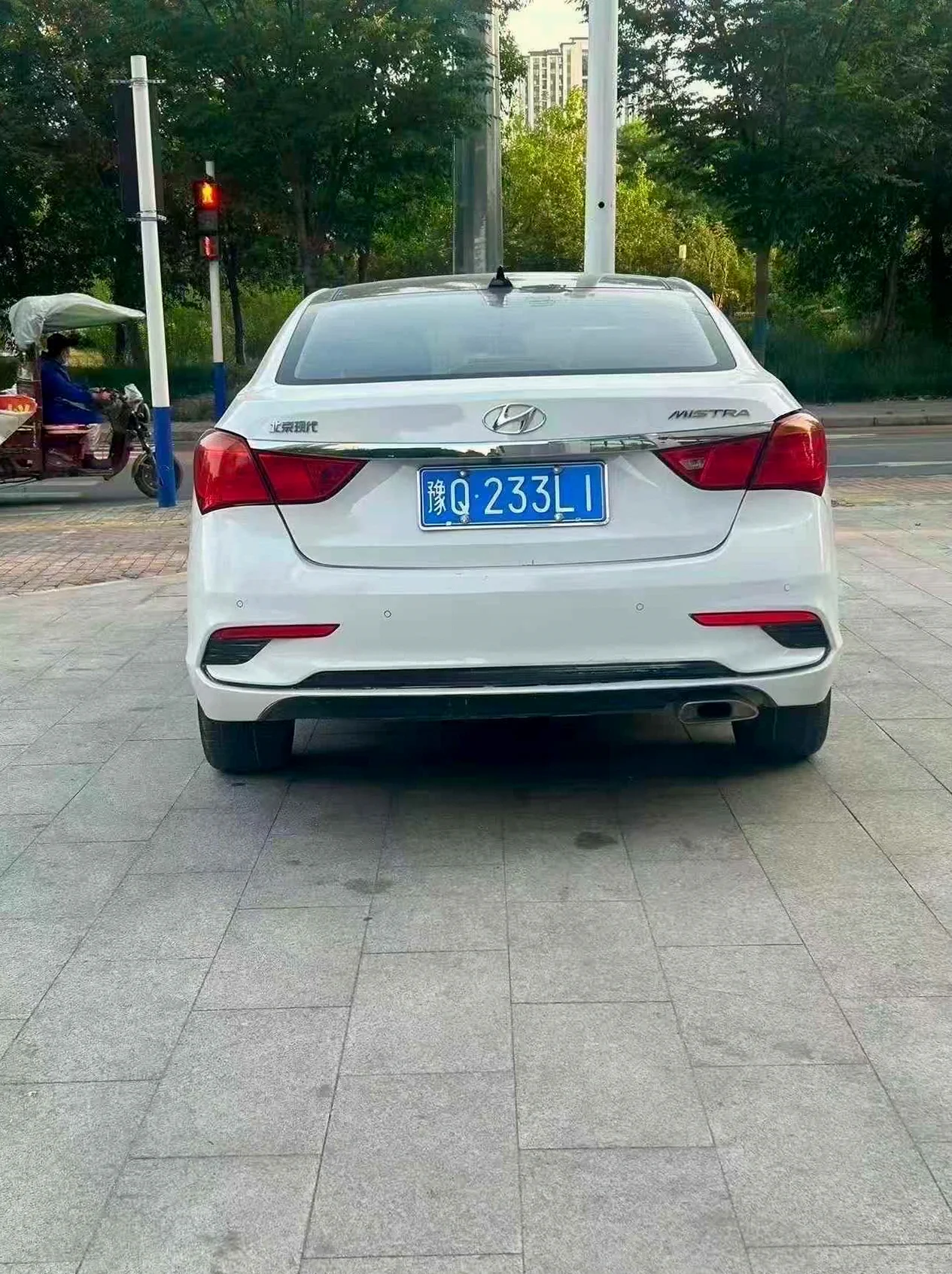现代名图 后面外观一