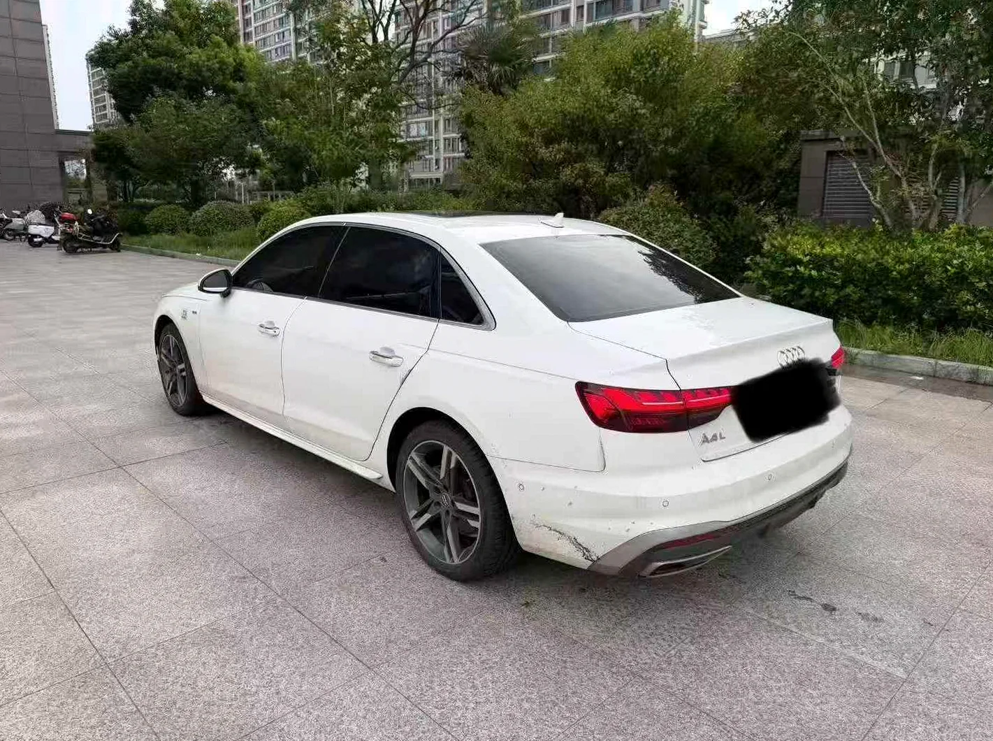 奥迪A4L 内饰后排