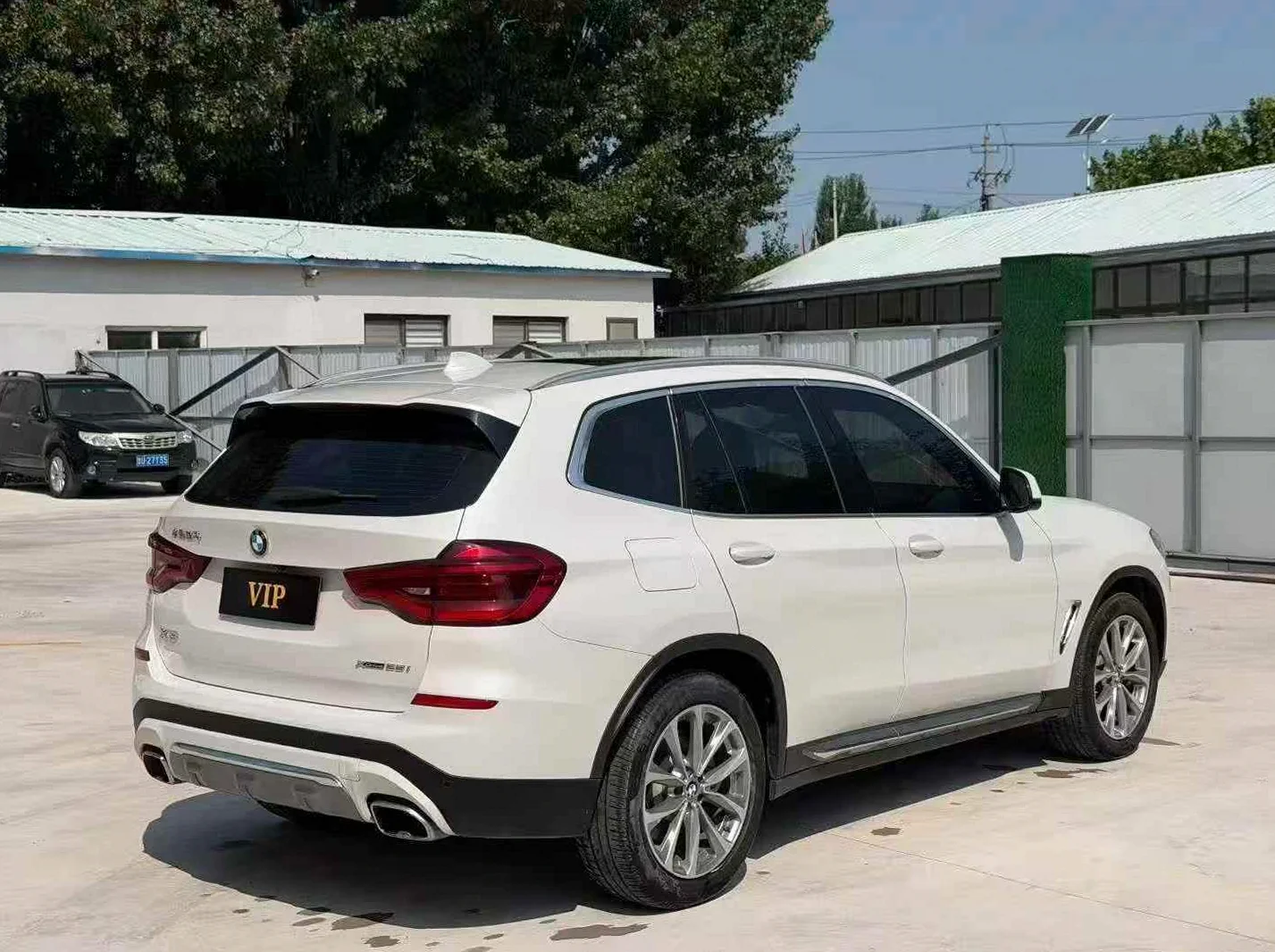 宝马X3 后面外观二