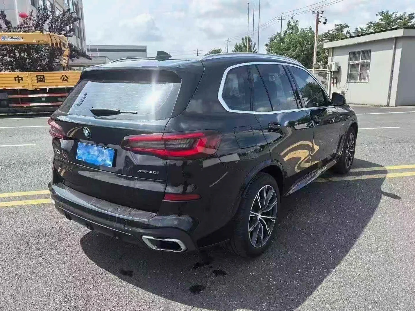 宝马5系 后面外观一